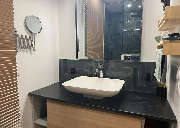 Bright House 8 People, Close To Atlantis Nantes 圣埃尔布兰