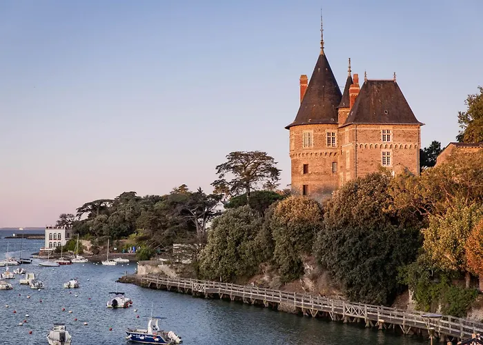 Bright House 8 People, Close To Atlantis Nantes 圣埃尔布兰